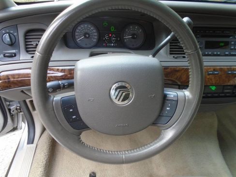 Used 2010 Mercury Grand Marquis LS image 12
