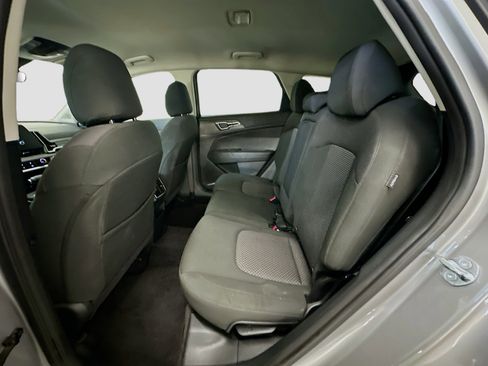 Used 2025 Kia Sportage LX image 28