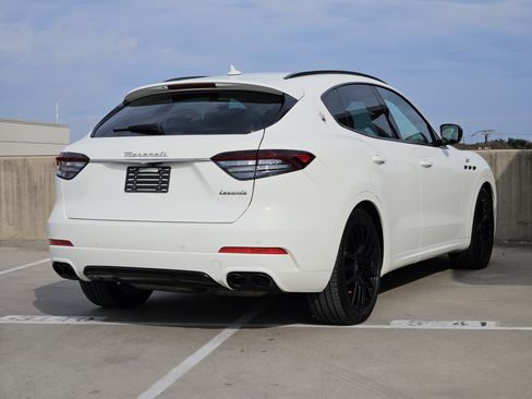 Used 2022 Maserati Levante GT image 8