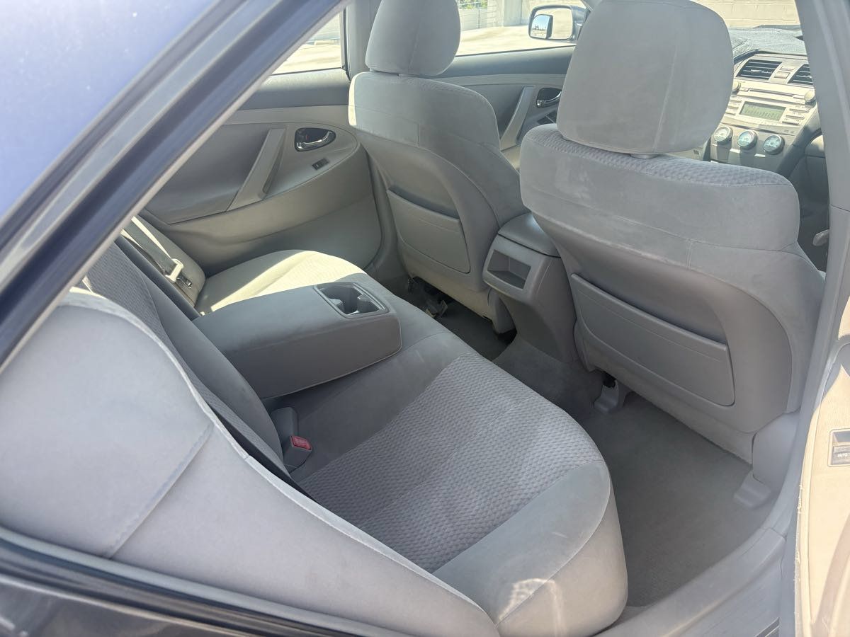 Used 2011 Toyota Camry LE FWD image 14