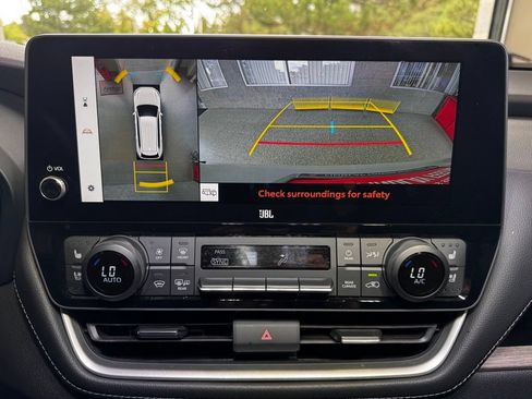 Used 2025 Toyota Grand Highlander AWD image 32