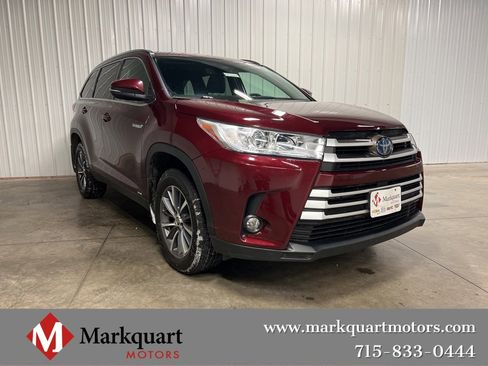 Used 2019 Toyota Highlander XLE image 1
