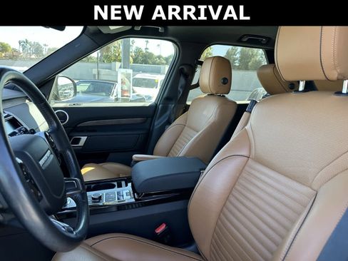 Used 2020 Land Rover Discovery HSE image 4