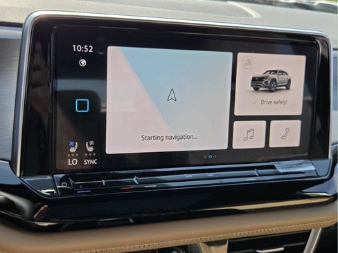 New 2026 Volkswagen Atlas Cross Sport SE FWD image 26