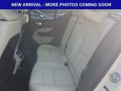 Used 2023 Volvo XC40 B5 Plus w/ Driver Assist Package AWD/4WD image 7
