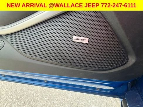 Used 2017 Chevrolet Camaro LT RWD image 9