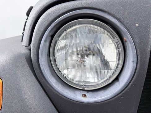 Used 2001 Jeep Wrangler Sport image 25