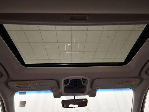 Used 2022 Subaru Outback Premium image 16