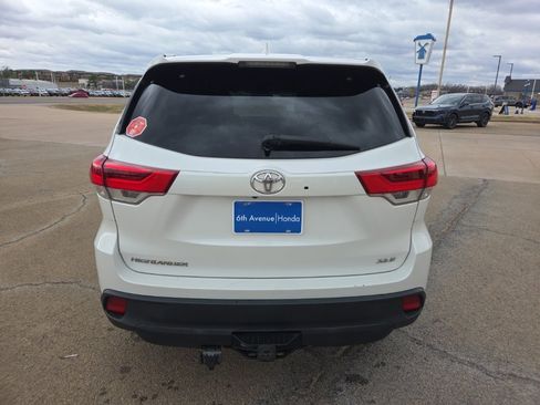 Used 2019 Toyota Highlander XLE image 6