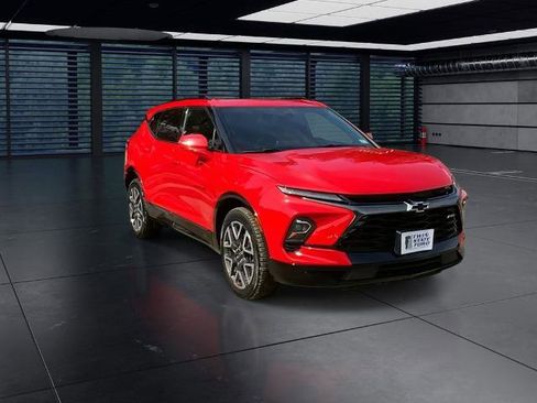 Used 2023 Chevrolet Blazer RS w/ Enhanced Convenience Package image 3