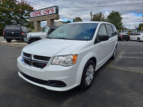 Used 2018 Dodge Grand Caravan SE w/ UConnect Hands-Free Group FWD image 7