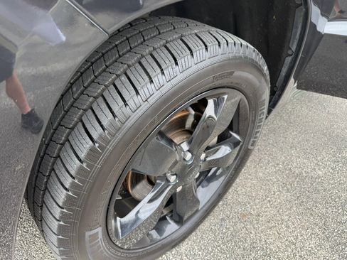 Used 2015 Jeep Grand Cherokee High Altitude AWD/4WD image 16