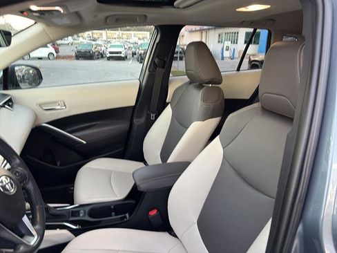 Used 2023 Toyota Corolla Cross XLE image 14