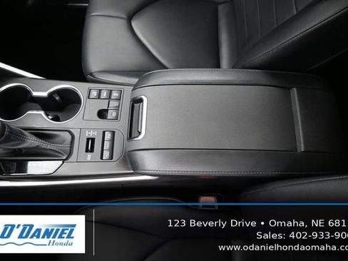 Used 2023 Toyota Highlander XLE AWD/4WD image 34