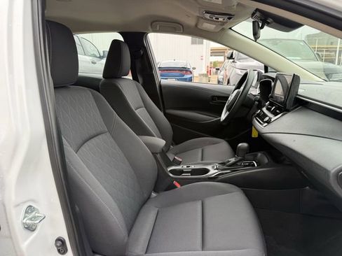 Used 2025 Toyota Corolla LE image 27