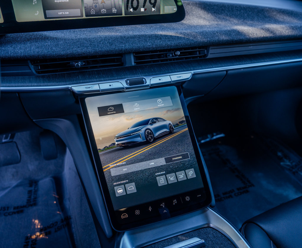 Used 2025 Lucid Air Pure RWD image 12