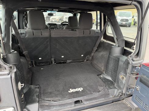 Used 2017 Jeep Wrangler Unlimited Sport AWD/4WD image 13