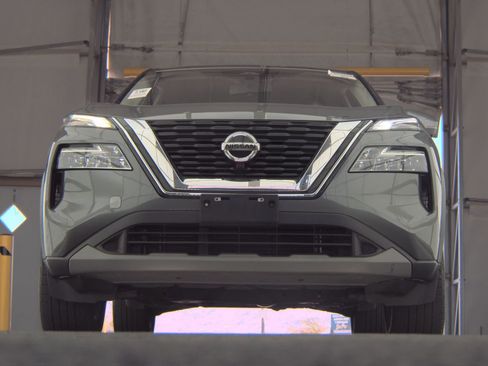 Used 2021 Nissan Rogue SV FWD image 4
