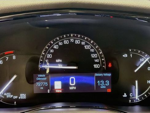 Used 2017 Cadillac XT5 Premium Luxury w/ LPO, Wheel Lock Package FWD image 10