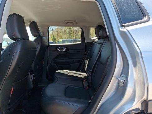 Used 2022 Jeep Compass Trailhawk w/ Trailhawk Convenience Group AWD/4WD image 10