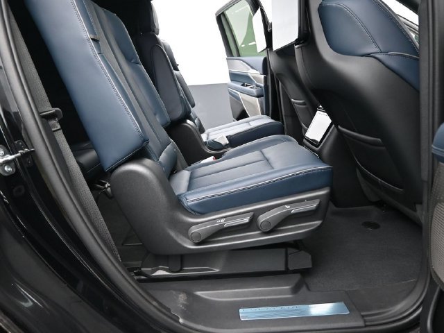 New 2025 Cadillac Escalade IQ Luxury 2 AWD/4WD image 16