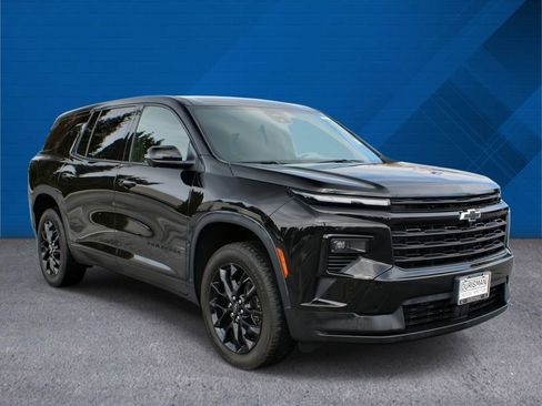 Used 2024 Chevrolet Traverse LS w/ Midnight/Sport Edition image 2