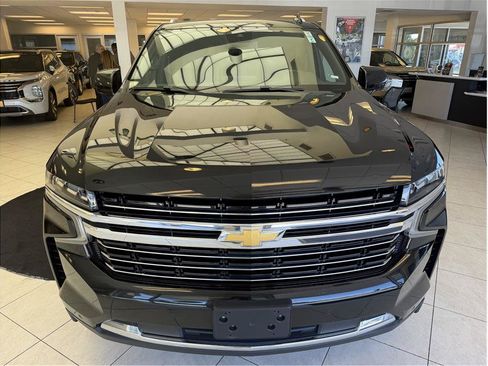 Used 2024 Chevrolet Suburban LT AWD/4WD image 2