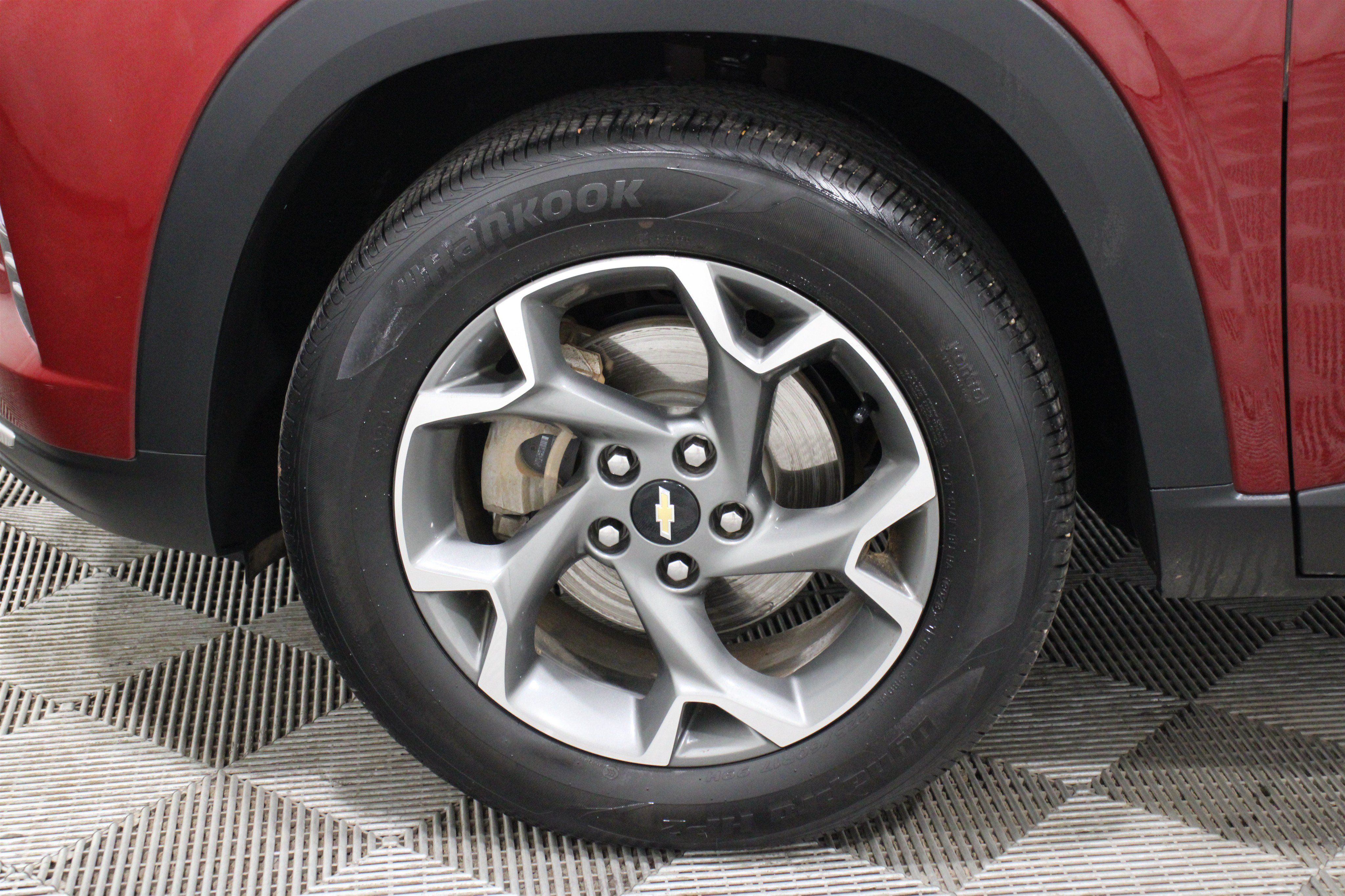 Used 2024 Chevrolet Trax LT FWD image 38