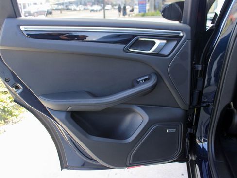 Used 2022 Porsche Macan S image 45