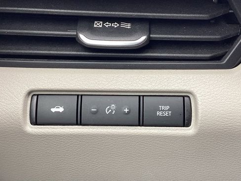 Used 2025 Nissan Altima 2.5 SV FWD image 26