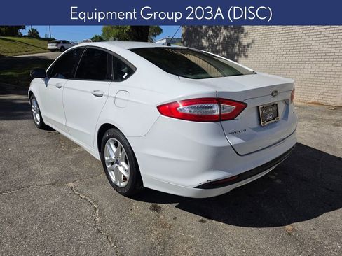 Used 2013 Ford Fusion SE FWD image 2