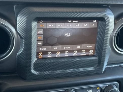 Used 2022 Jeep Gladiator Sport AWD/4WD image 19