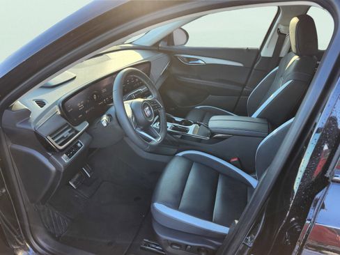 Used 2025 Buick Envision Sport Touring image 9