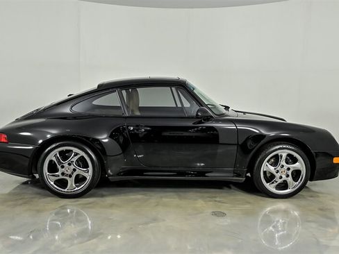 Used 1997 Porsche 911 Carrera RWD image 10
