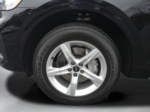 Used 2023 Audi Q5 2.0T Premium w/ Convenience Package image 11