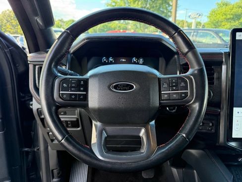 Used 2023 Ford Expedition Limited AWD/4WD image 14
