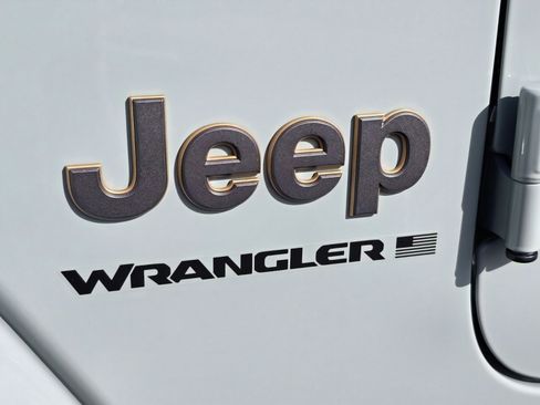 Used 2024 Jeep Wrangler Unlimited Rubicon 392 image 24