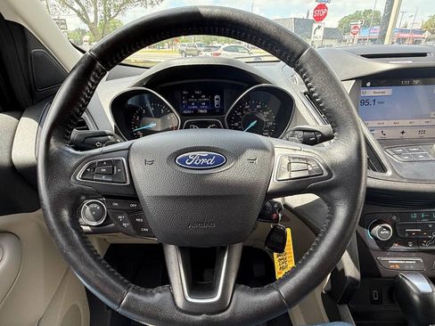 Used 2017 Ford Escape SE w/ SE Leather Comfort Package AWD/4WD image 15