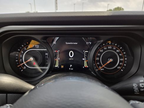 New 2026 Jeep Wrangler Unlimited Sahara AWD/4WD image 38