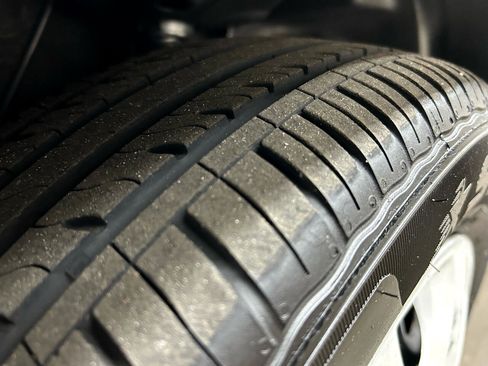 Used 2002 Chevrolet Prizm LSi w/ Preferred Equipment Group 3 image 10