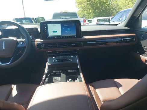 Used 2026 Lincoln Aviator Reserve w/ Jet Appearance Package AWD/4WD image 7