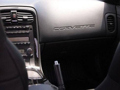 Used 2011 Chevrolet Corvette Coupe w/ 1LT RWD image 9