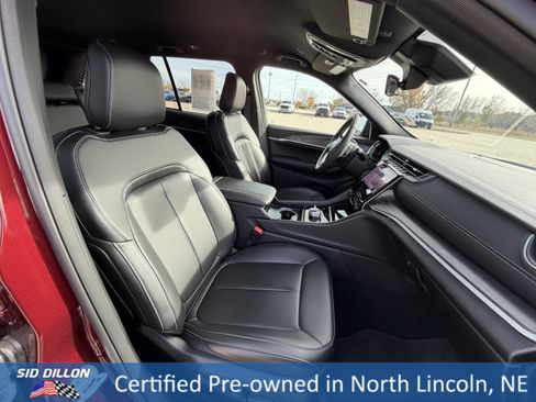 Used 2025 Jeep Grand Cherokee Limited image 20