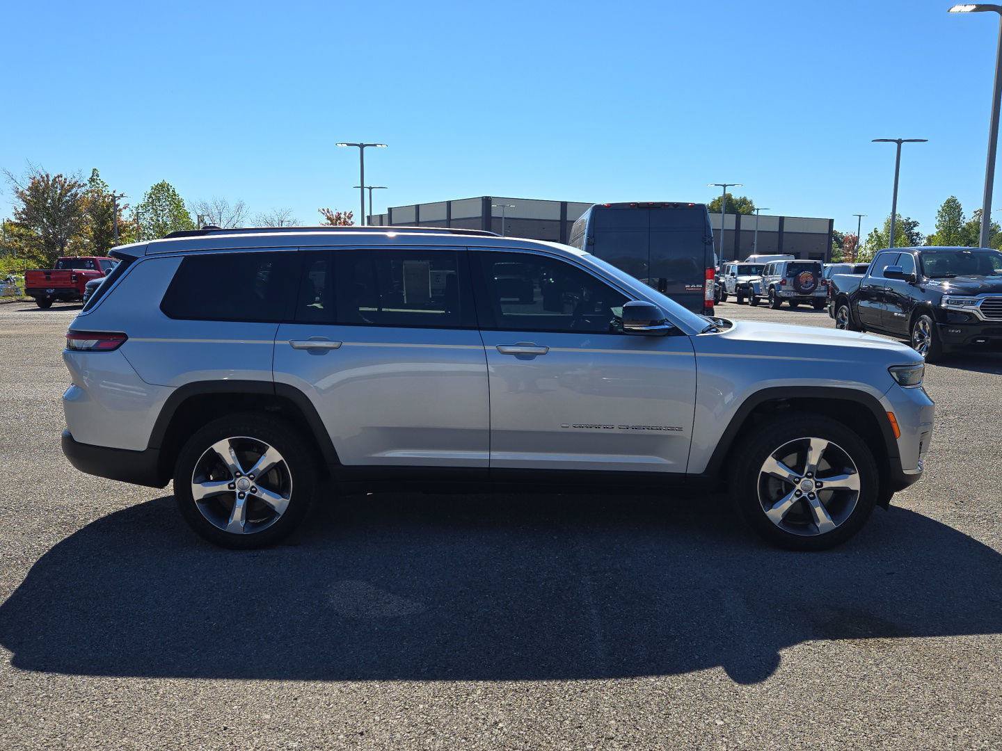Used 2021 Jeep Grand Cherokee L Limited AWD/4WD image 8