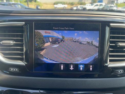 Used 2018 Chrysler Pacifica Touring-L Plus w/ Advanced Safetytec Group FWD image 24