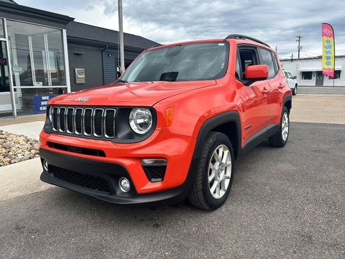 Used 2019 Jeep Renegade Latitude FWD image 1