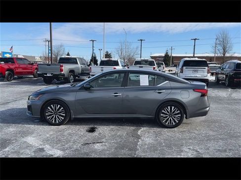Used 2023 Nissan Altima 2.5 SV image 5