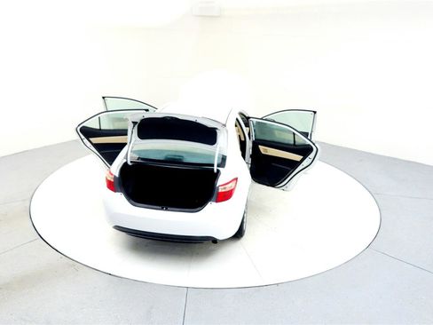 Certified 2018 Toyota Corolla LE image 23