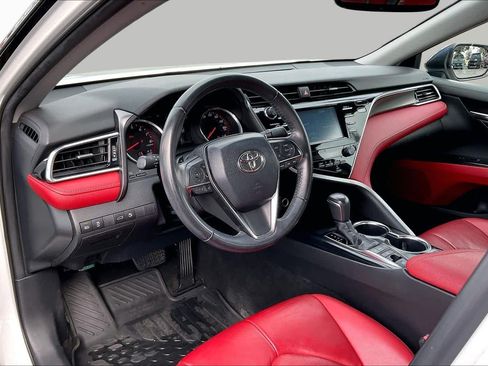 Used 2018 Toyota Camry XSE FWD image 16