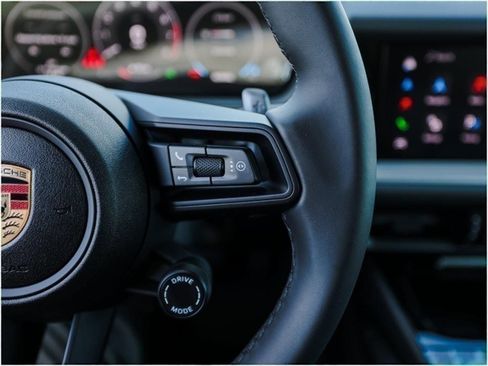 New 2025 Porsche Cayenne image 16